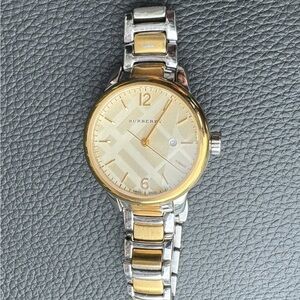 Burberry Women's The Classic Round 2Tone Stainless Steel Bracelet Timepi…